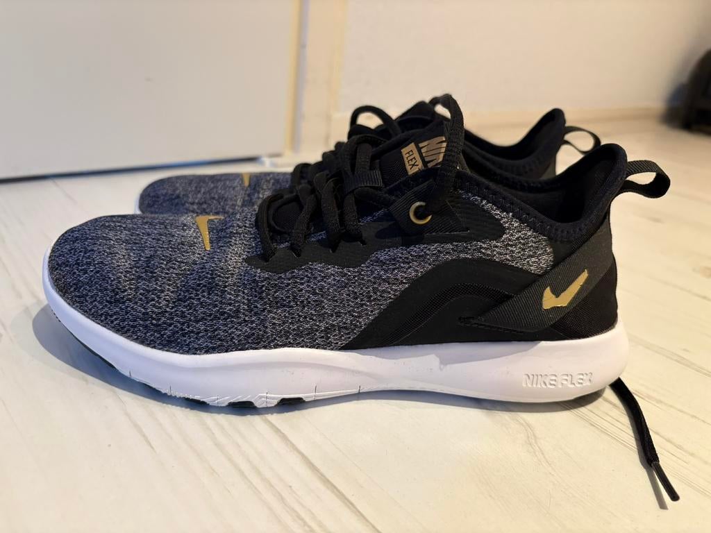 Gymschoenen, Kleding | Dames, Schoenen, Verzenden, Grijs, Sneakers of Gympen, Zo goed als nieuw