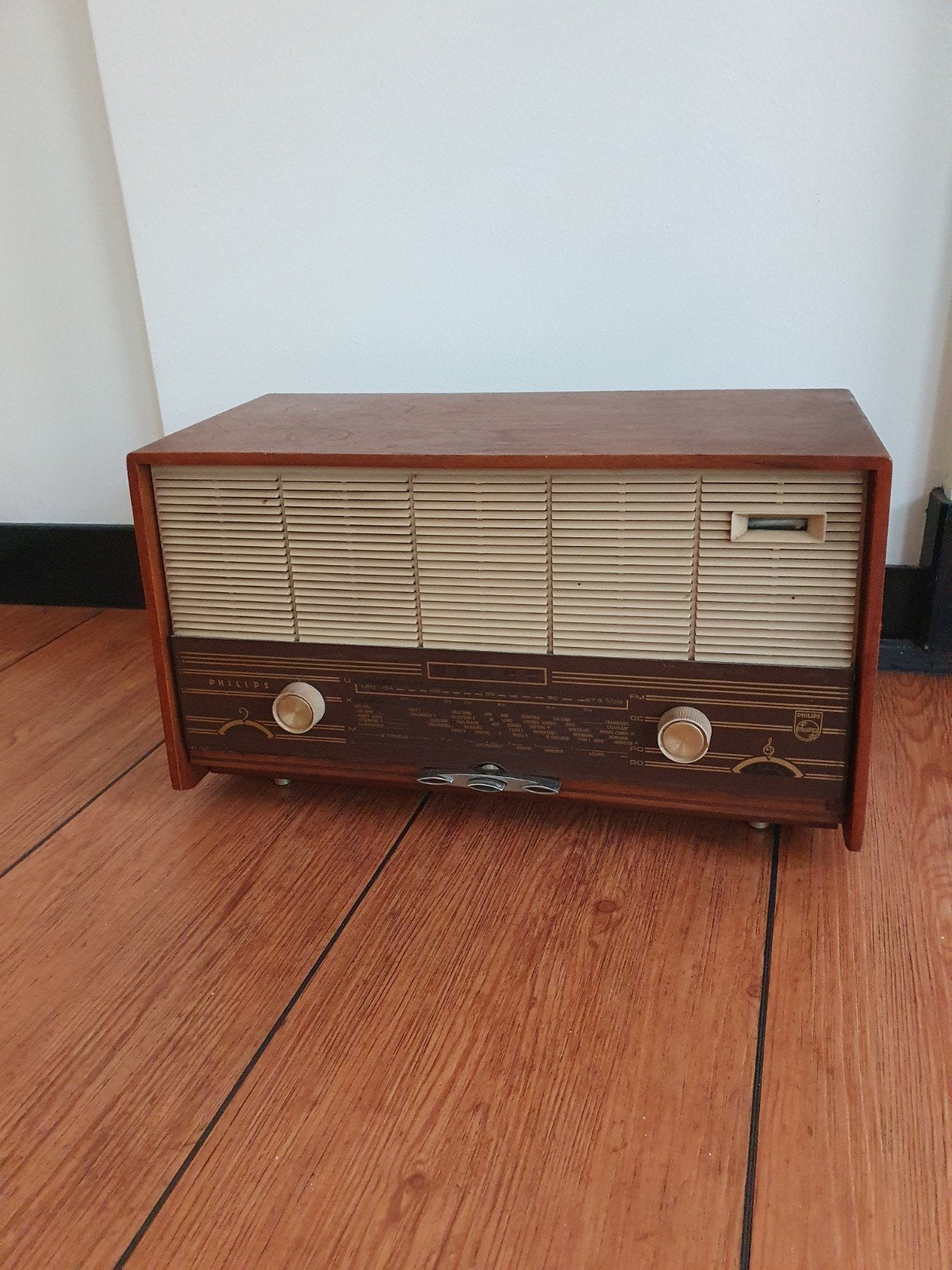 Oude Philips radio (buitenkant), Antiek en Kunst, Antiek | Tv's en Audio, Ophalen of Verzenden