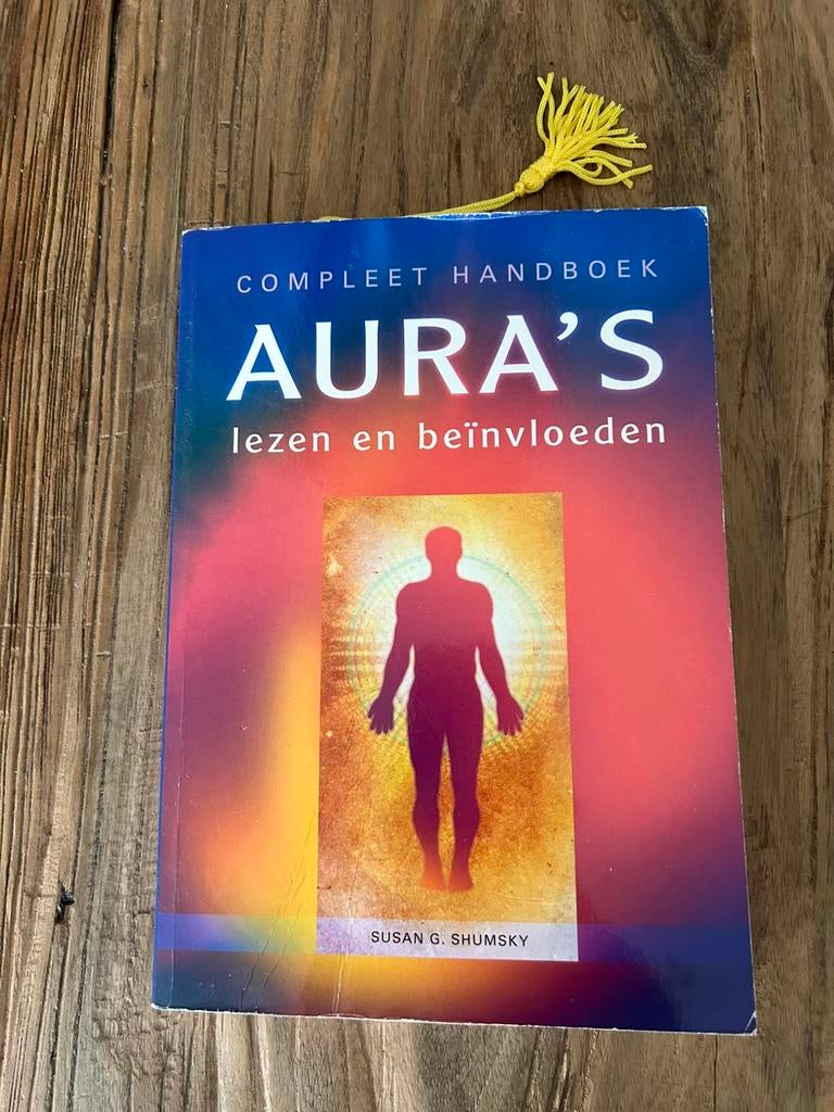 Compleet handboek aura’s  Susan G. Shumsky, Boeken, Ophalen of Verzenden, Zo goed als nieuw, Spiritualiteit algemeen, Achtergrond en Informatie