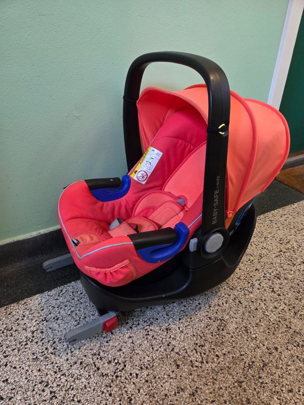 Britax Romer kinderstoel. Isofix. Voetjes wijzen naar achter, Ophalen, 0 t/m 10 kg, Romer, Isofix