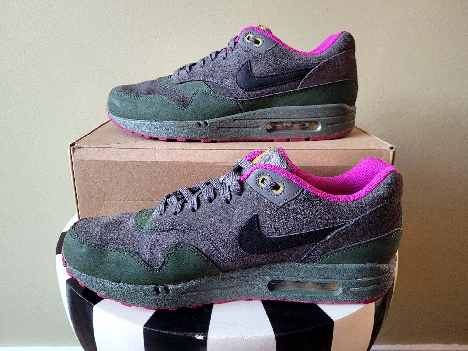 Nike Air Max 1 "Dark Pewter" maat 45, Kleding | Heren, ManolaSneakers@gmail.com, 5151AS, Overige kleuren, Nike