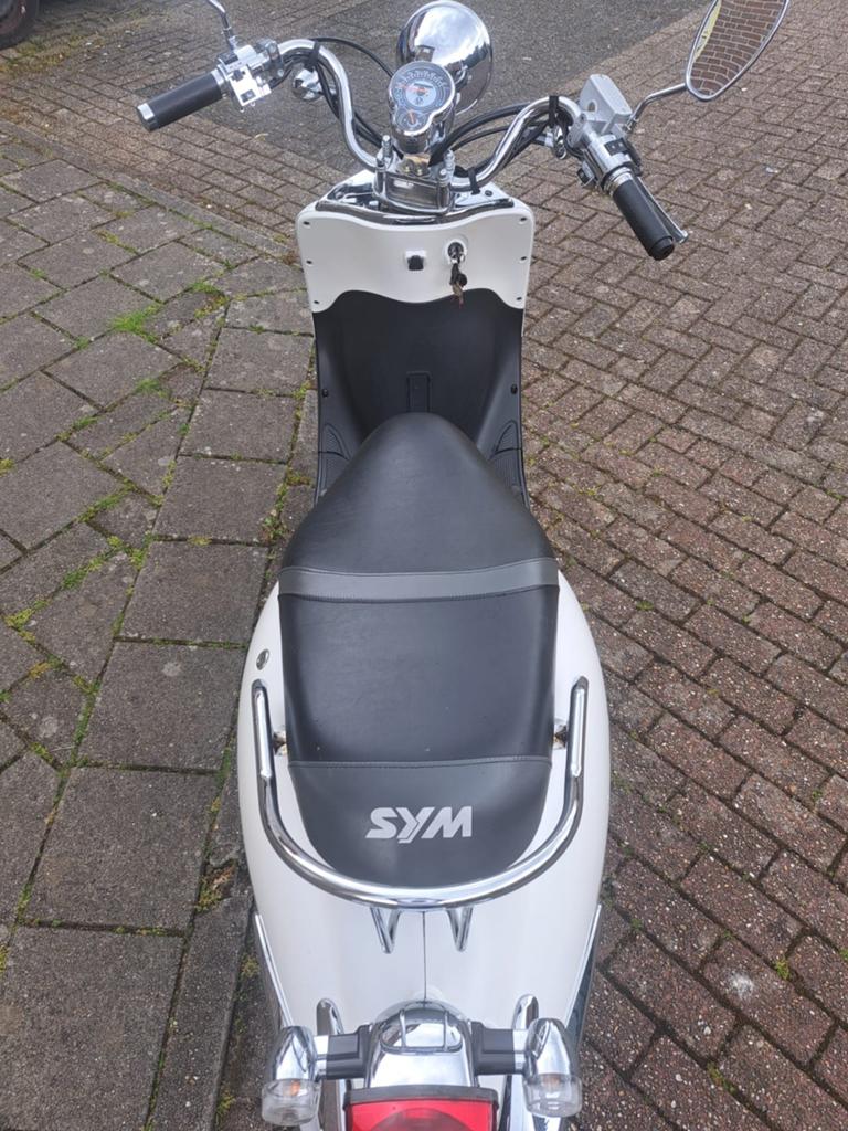 Te koop sym allo snorscooter  lage km stand, Fietsen en Brommers, Scooters | SYM, Ophalen, Benzine, Allo