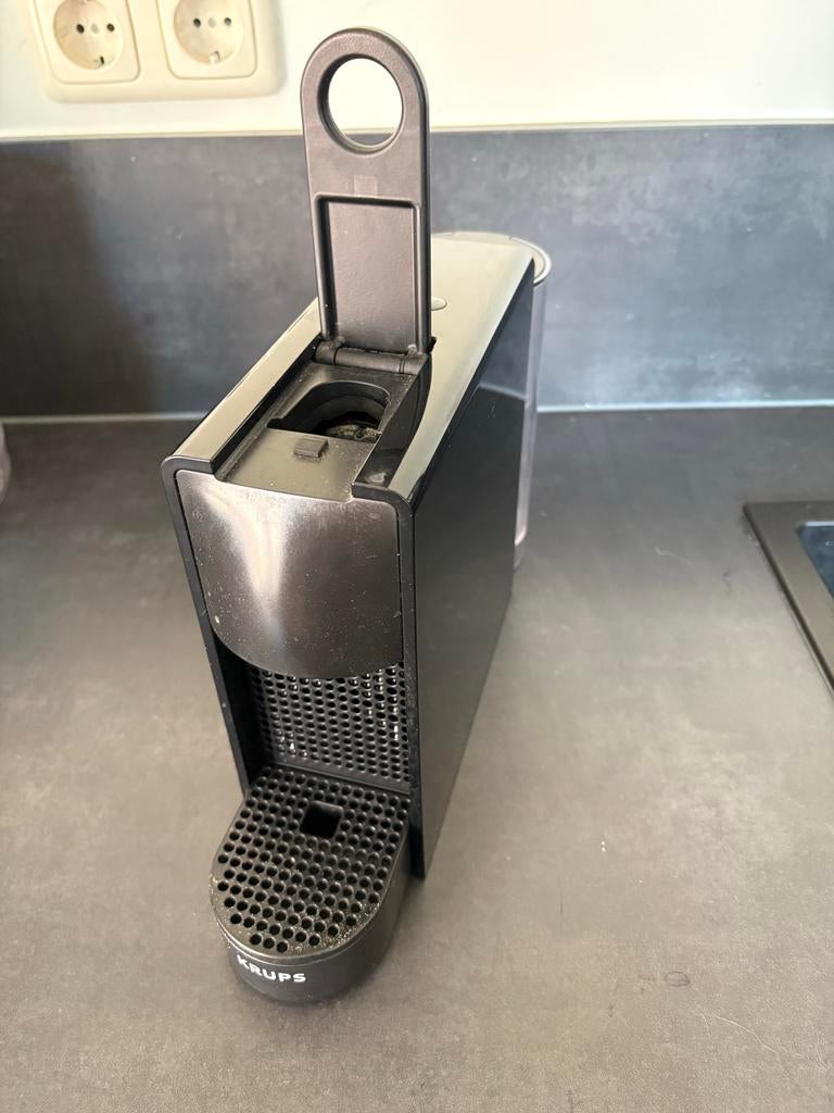 Krups Nespresso Essenza Mini XN110B Koffiezetapparaat, Witgoed en Apparatuur, Koffiezetapparaten, Ophalen, Espresso apparaat, Zo goed als nieuw