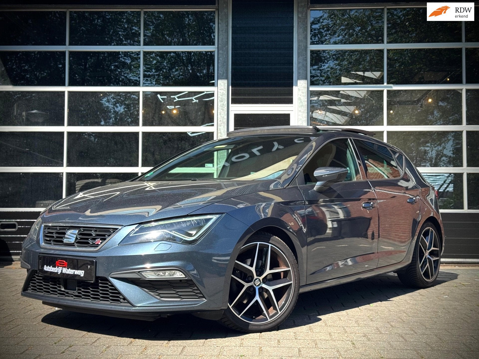 Seat LEON 1.5 TSI FR |150PK |DSG-7|PANO| KEYLESS| LED|SFEER|, Auto's, Seat, Stof, Euro 6, 4 cilinders, 150 pk