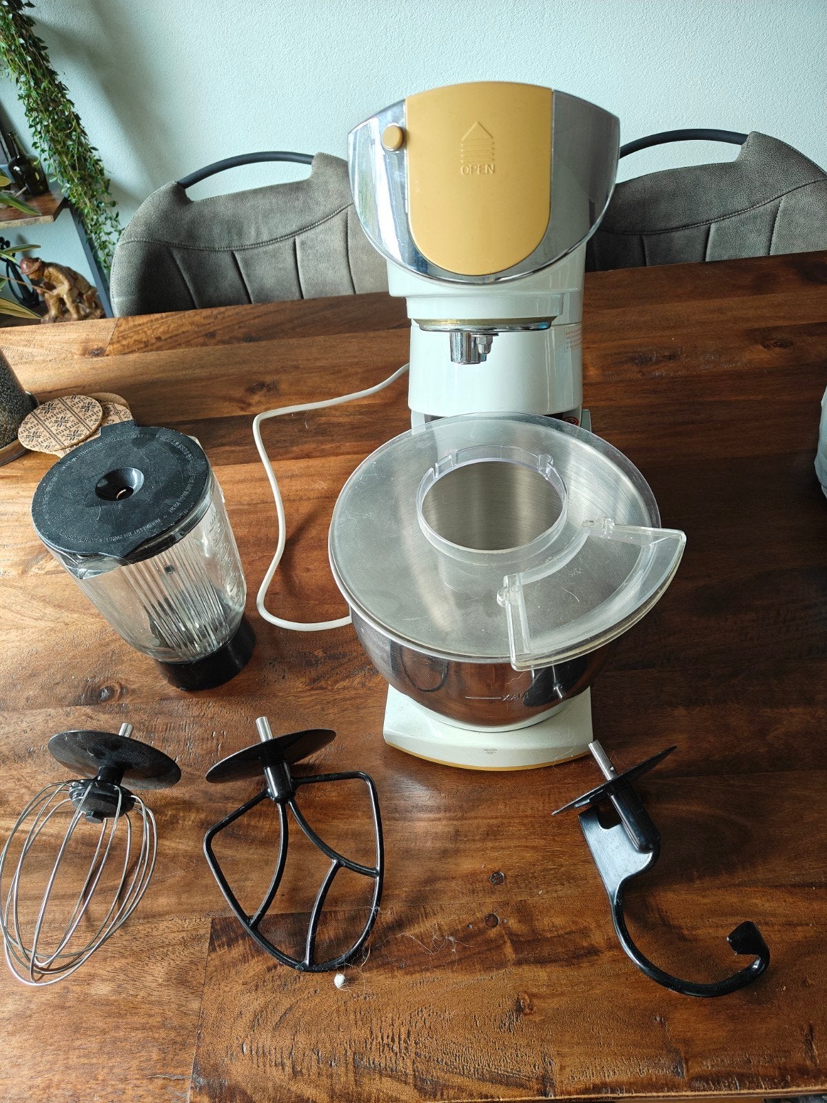 Keukenmachine met blender en diverse accessoires, 3 tot 4 liter, Ophalen, Gebruikt, 3 snelheden of meer
