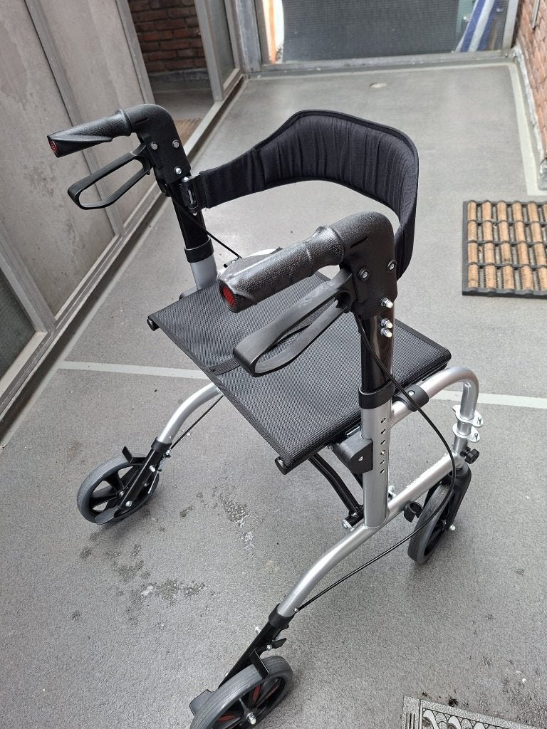 Rolstoel/rollator, Diversen, Rollators, Ophalen, Opvouwbaar, Zo goed als nieuw