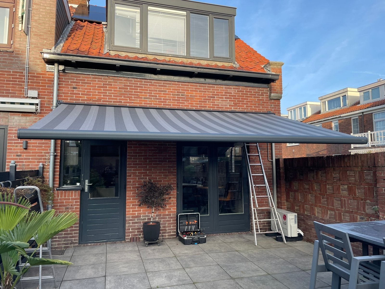 Monteur zonneschermen en rolluiken Amsterdam en omstreken., Tuin en Terras, Zonneschermen, Markies, Elektrisch, Ophalen of Verzenden