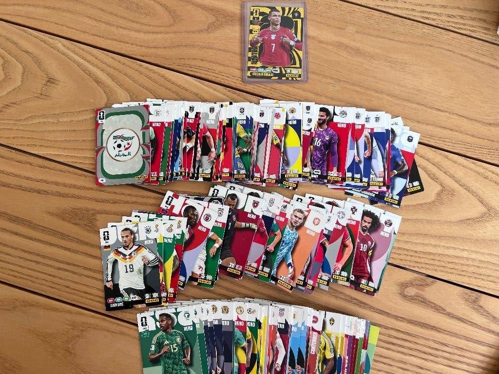 Panini Adrenalyn XL FIFA World Cup 2026 dubbele kaarten, Ophalen of Verzenden, Zo goed als nieuw, Meerdere plaatjes