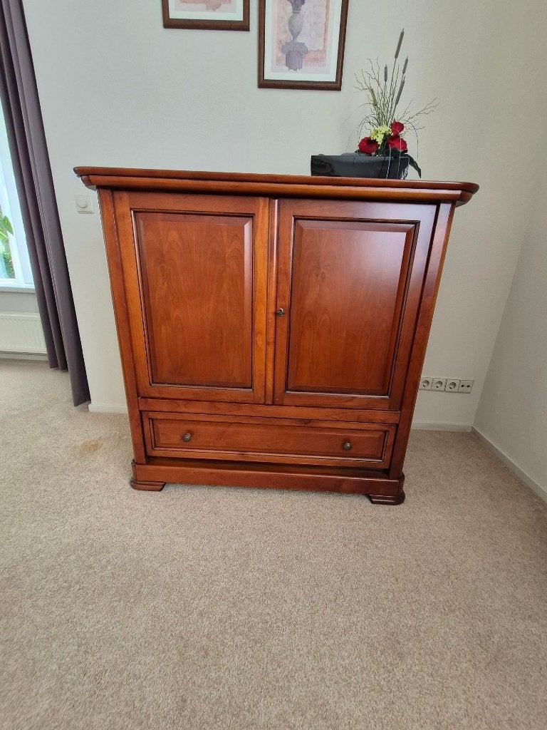 TV kast Kersenhout, Ophalen, 100 tot 150 cm, Klassiek, Zo goed als nieuw