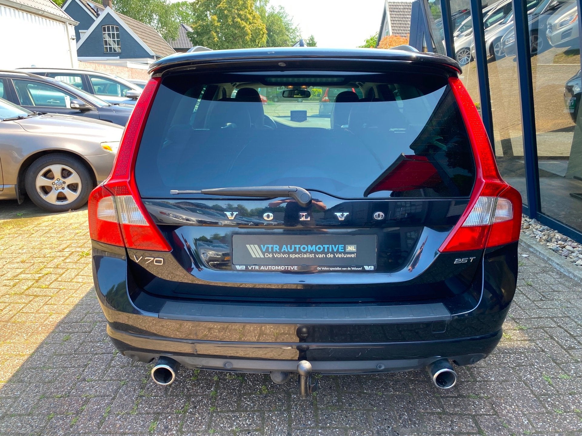 Volvo V70 2.5T R-Design LEER / NAVI / YOUNGTIMER, Voorwielaandrijving, Gebruikt, Zwart, Handgeschakeld