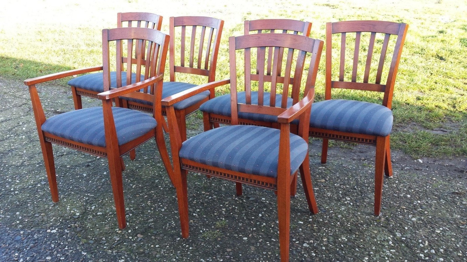 Set van 10  Kersen Houten Eetkamerstoelen met Armleuningen, Ophalen, Gebruikt, Blauw, Stof