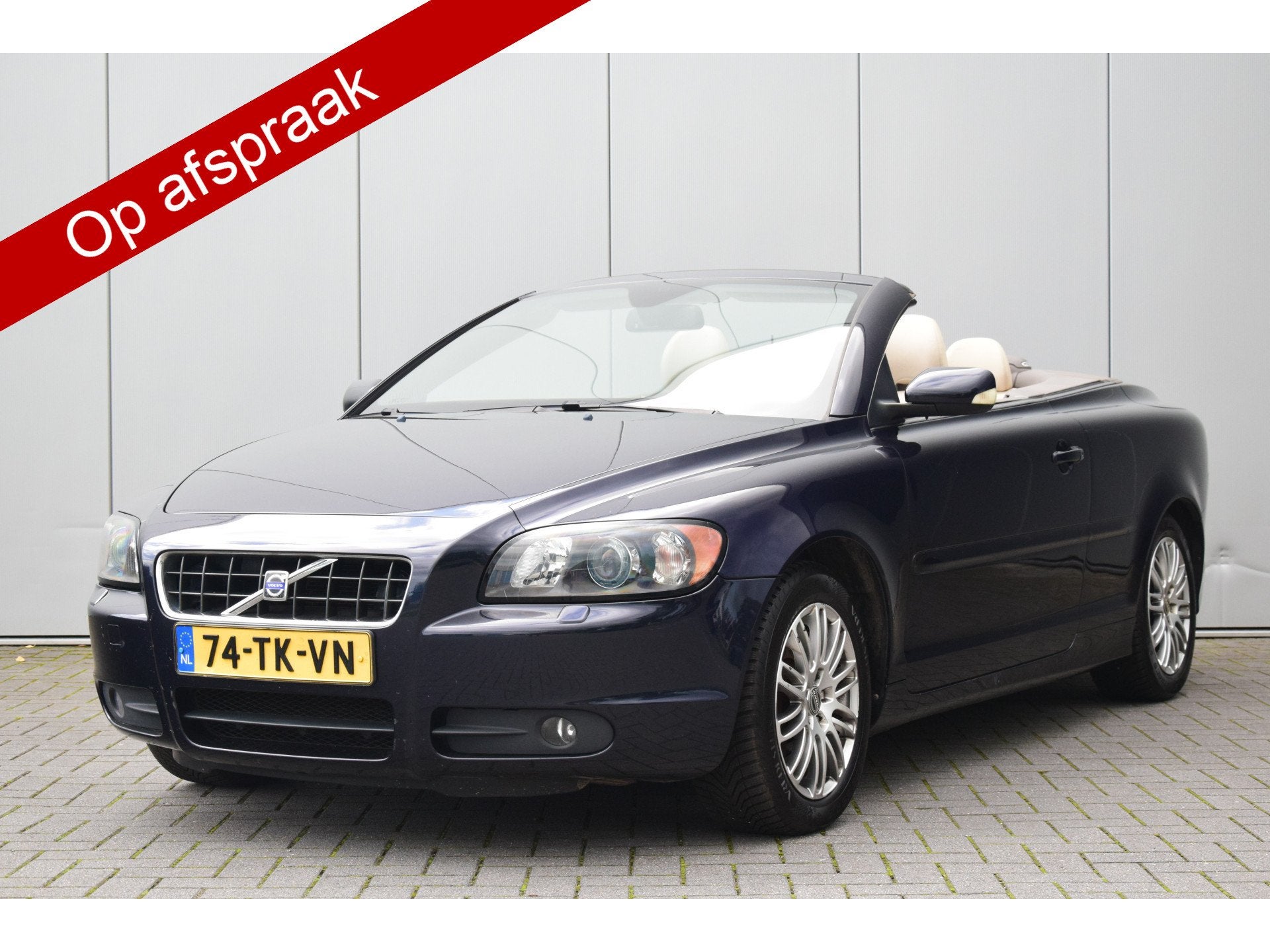 Volvo C70 Convertible 2.4i Summum (bj 2006), Auto's, Voorwielaandrijving, C70, Gebruikt, Zwart