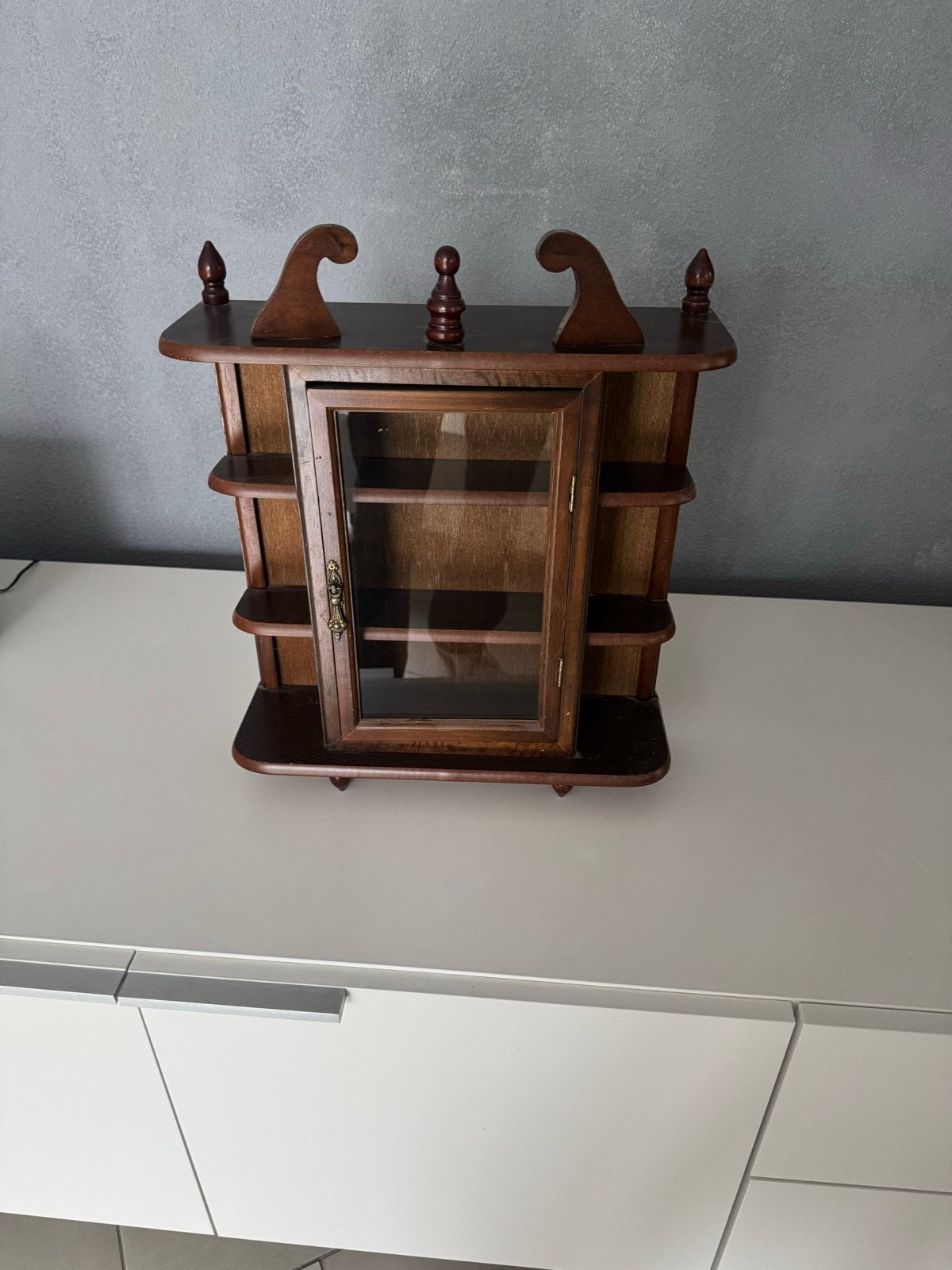 Vintage Houten Vitrinekastje met Glazen Deur, Antiek en Kunst, Ophalen