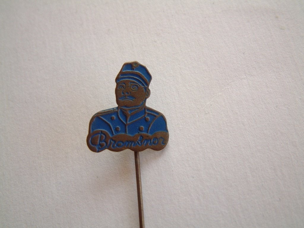 Oud speldje van Bromsnor veldwachter uit Swiebertje, Ophalen of Verzenden, Gebruikt, Speldje of Pin