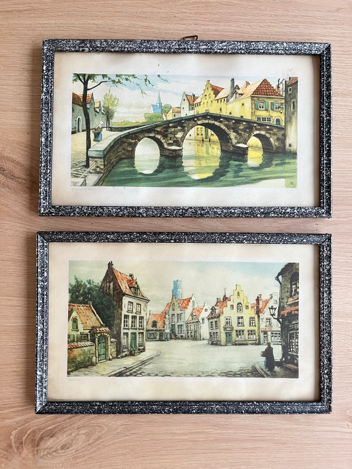 Set van 2 ingelijste prenten: stadsgezichten, 1950 - 1999, Stadsgezicht, Ophalen of Verzenden, Gesigneerd