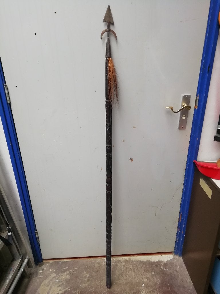 Houten speer met metalen punt (sier/decoratie), Gebruikt, 5 cm, Bruin, Afrikaans