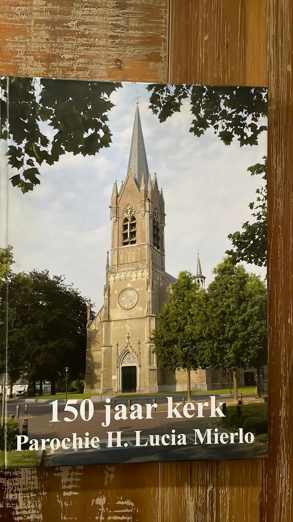 Boek 150 jaar kerk parochie h. Lucia Mierlo, Ophalen of Verzenden, Gelezen, Overige onderwerpen