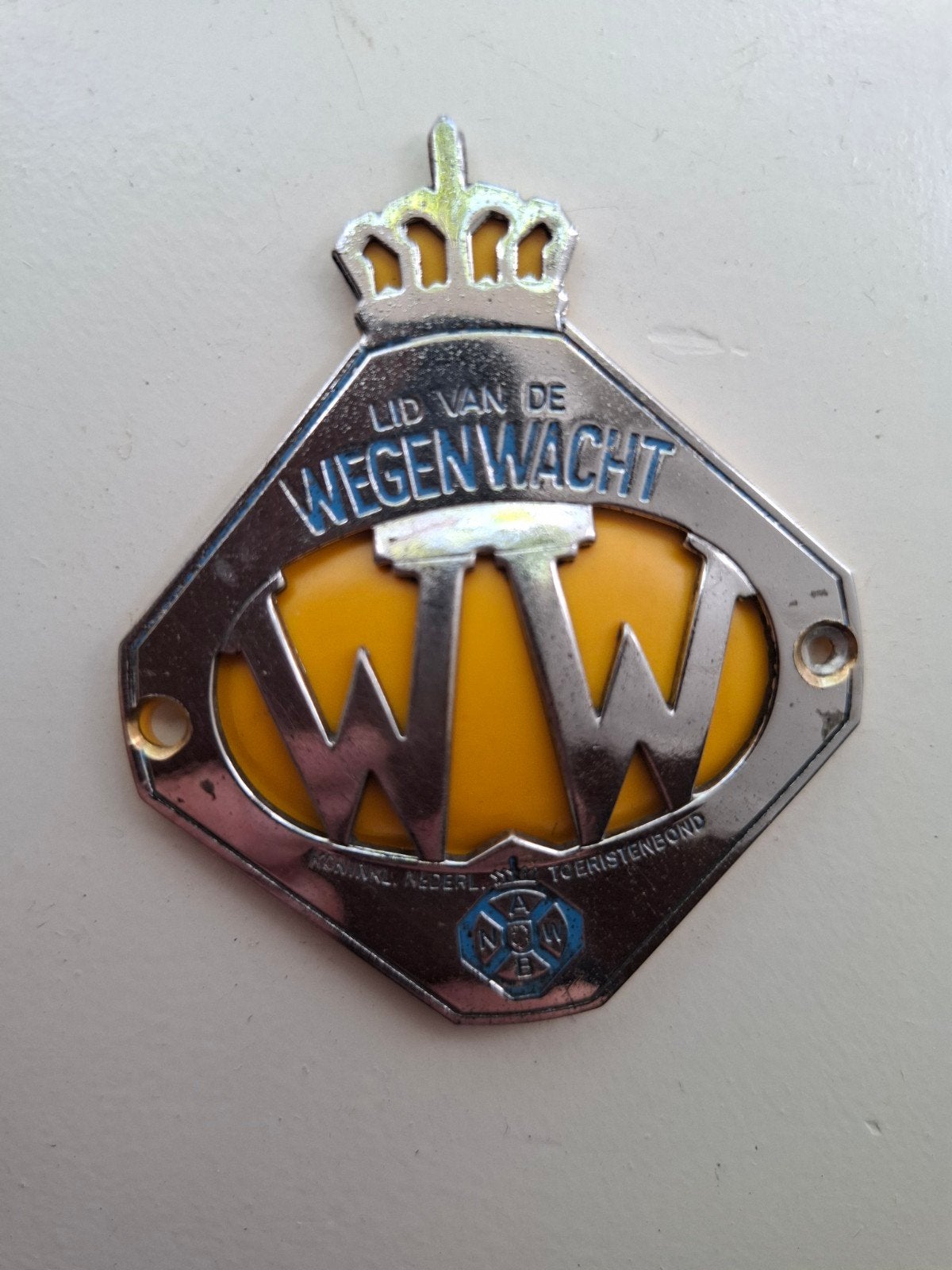 ANWB schildje Wegenwacht embleem 5.5 x 6.5 cm jaren 70 badge, Ophalen of Verzenden, Zo goed als nieuw