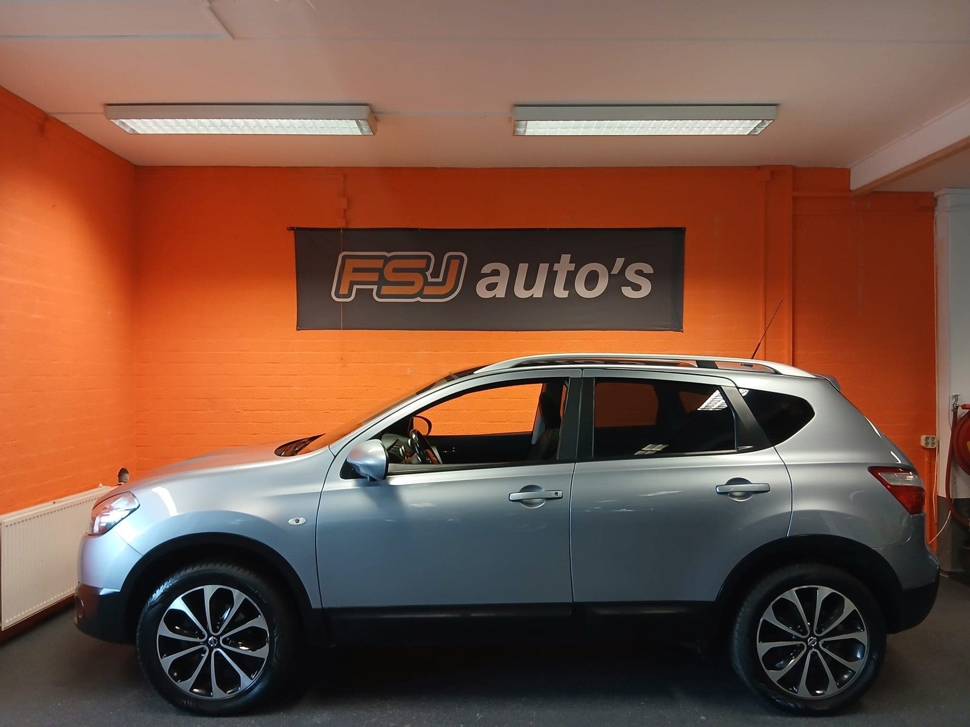 Nissan Qashqai 2.0 / CONNECT EDITION / PANODAK / 360 CAMERA!, Auto's, Euro 5, Stof, Gebruikt, Zwart