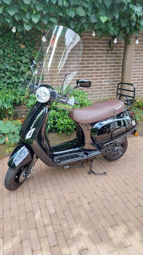 Leopard Scooter Zwart - Zo goed als nieuw, Zo goed als nieuw, Benzine, Ophalen, Overige merken