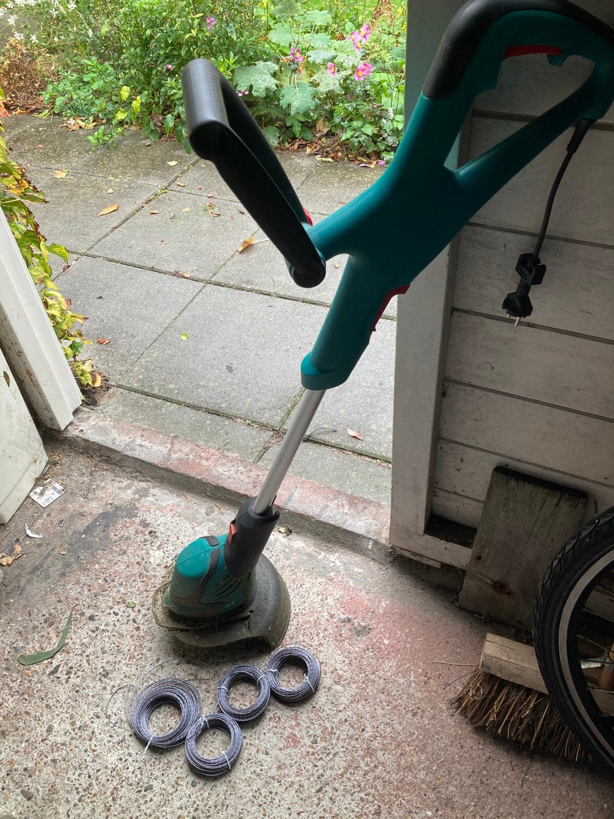 Grastrimmer Bosch met meters draad, Ophalen, Gebruikt, Minder dan 10 cm, Elektrisch
