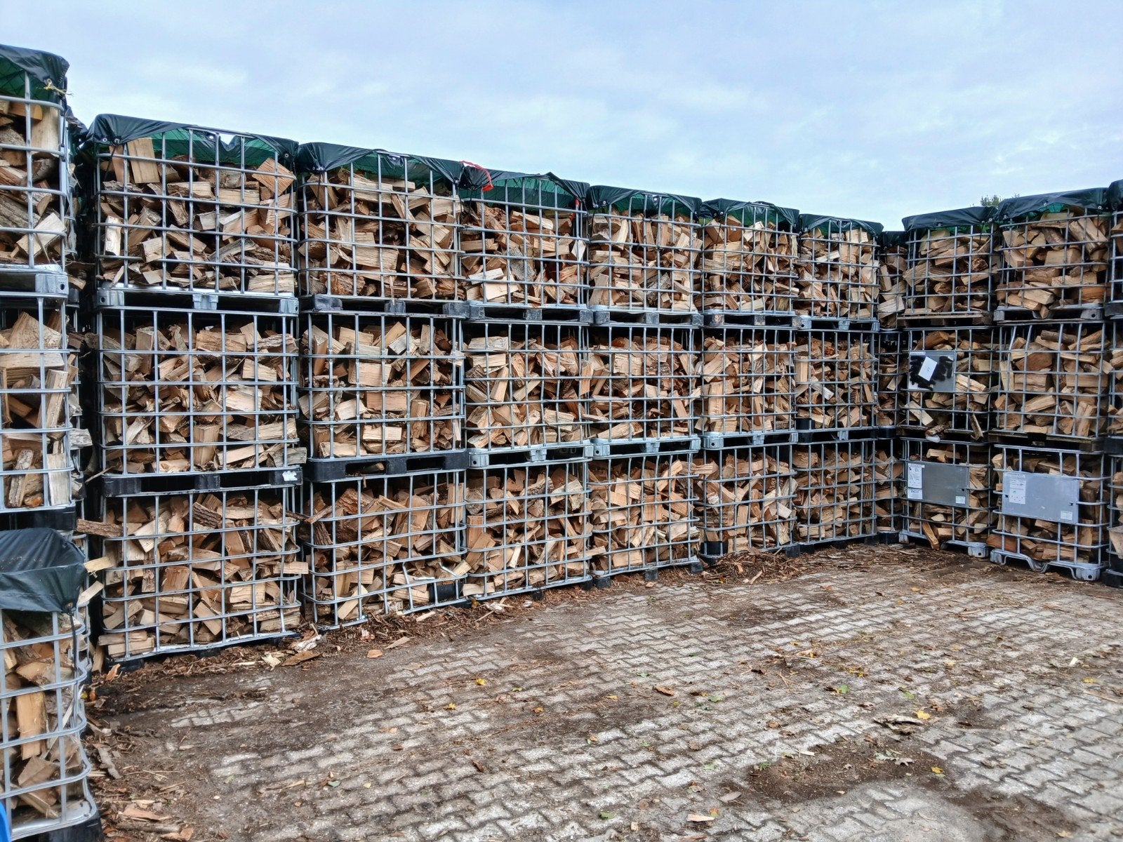 droog Brandhout,  115 euro, 50% elzen 50% wilg, 6 m³ of meer, Ophalen of Verzenden, Elzenhout, Blokken