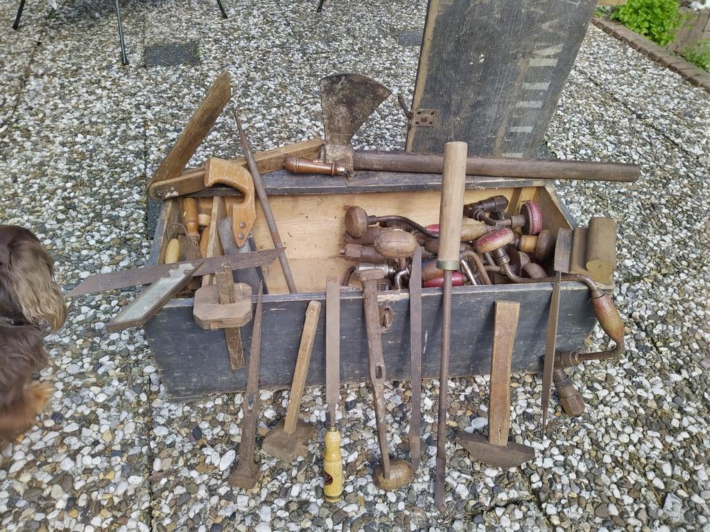 Antieke houten gereedschapskist met inhoud., Antiek en Kunst, Ophalen