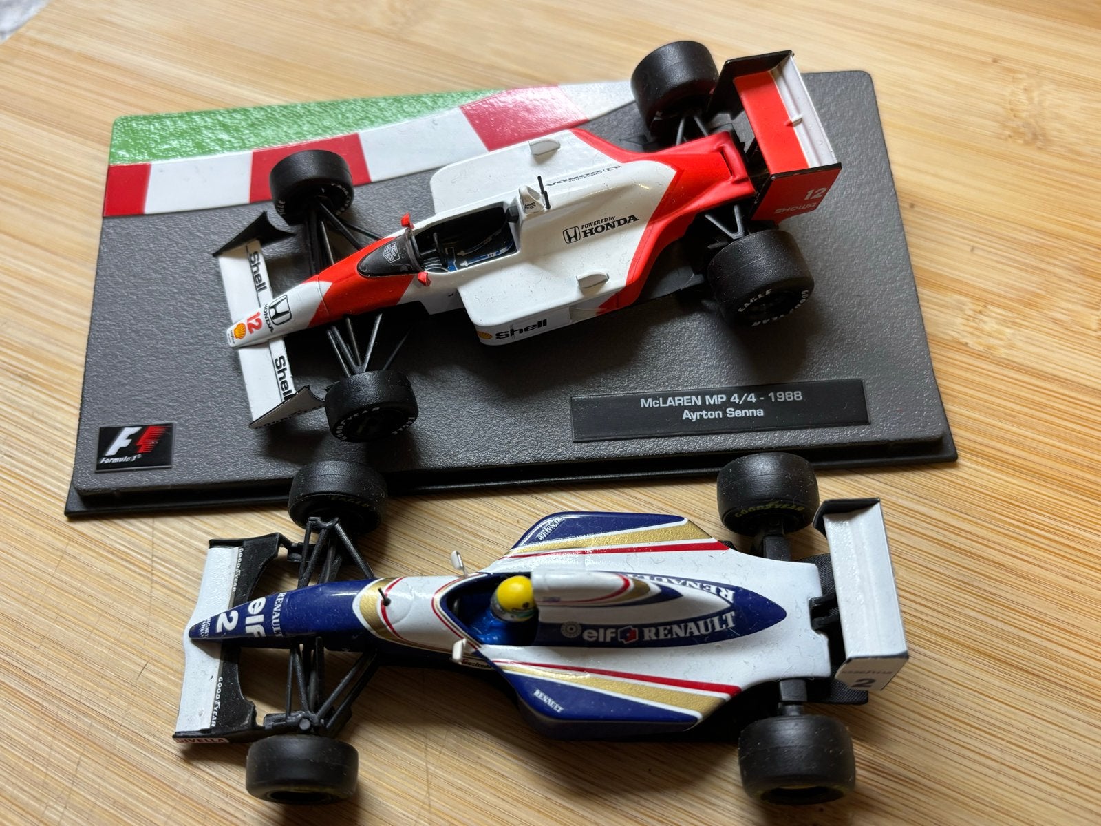 Twee Formule 1 modelauto's Ayrton Senna, Verzamelen, Ophalen of Verzenden, Formule 1
