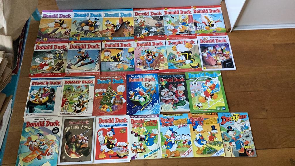 Donald Duck albums oa vrolijke stripverhalen. Per stuk €1,-, Boeken, Meerdere stripboeken, Ophalen of Verzenden, Gelezen