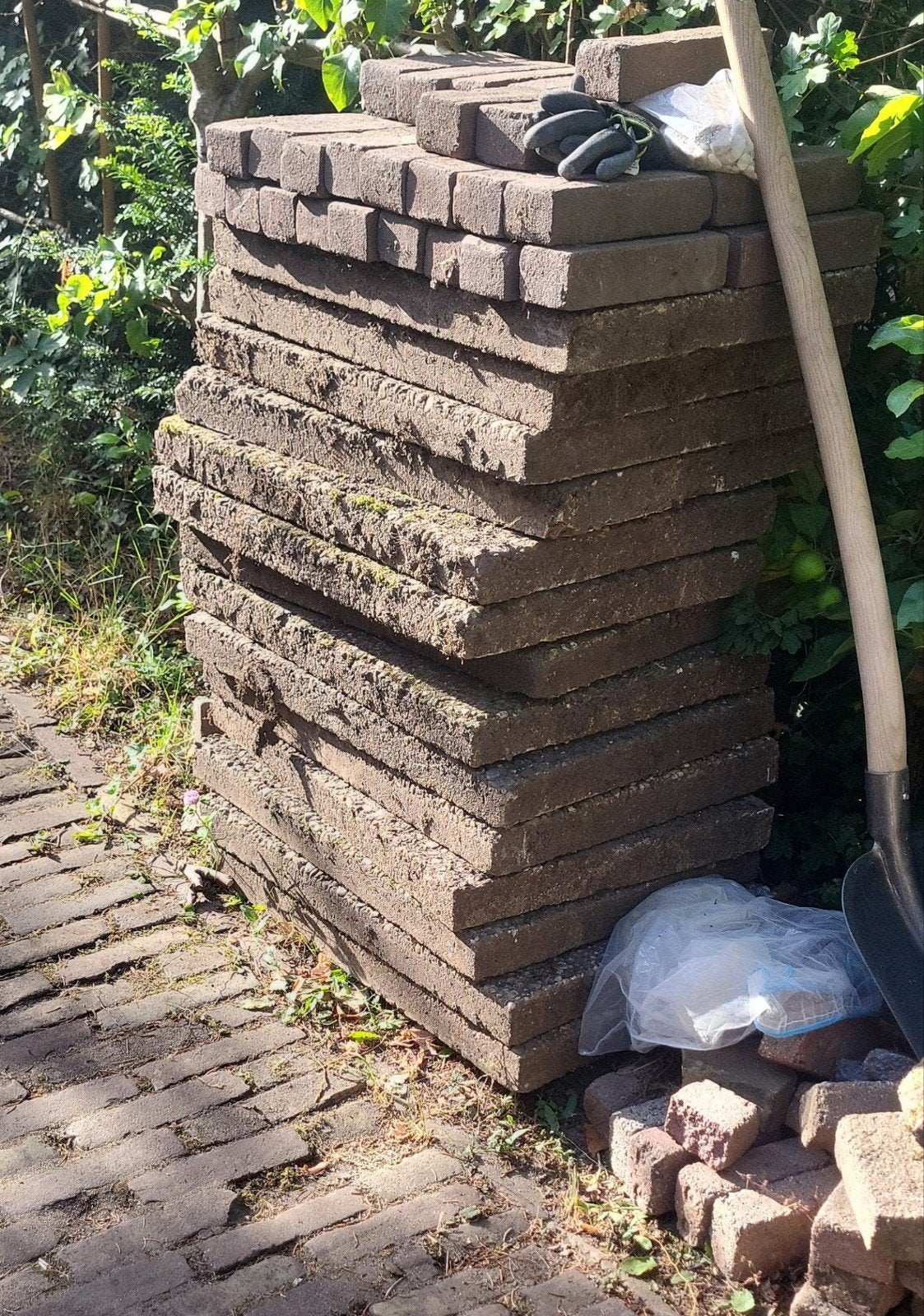 GRATIS Grindtegels 40x60 cm, 14stuks, Tuin en Terras, Tegels en Klinkers, Ophalen, Gebruikt, 5 tot 10 m², Grind