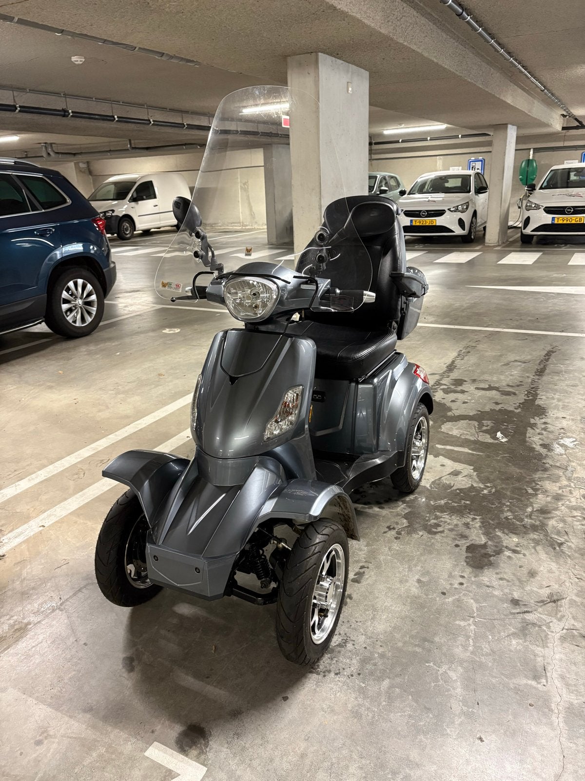 Motion on four scootmobiel. Actieradius +100 km., Ophalen, Zo goed als nieuw, Overige merken