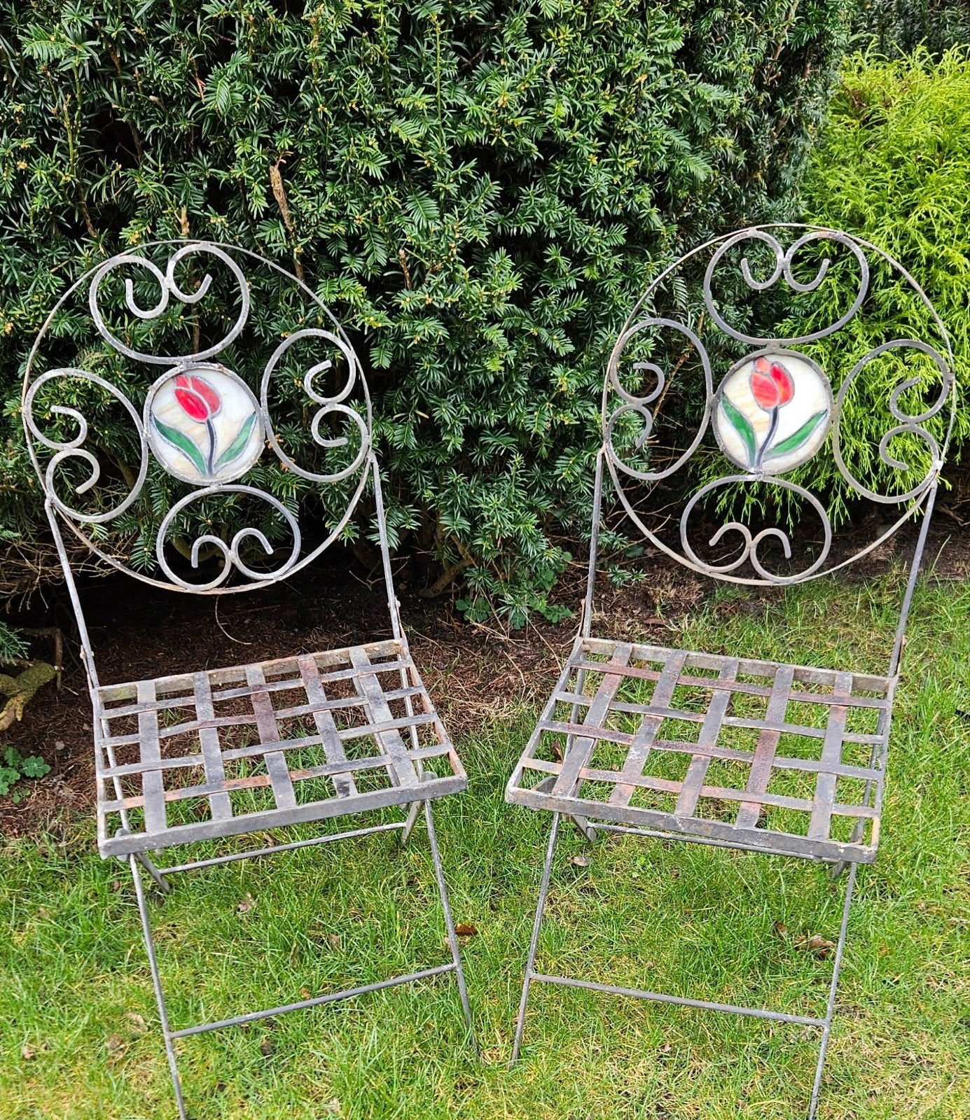 Set van 2 vintage smeedijzeren tuinstoelen met tulp, Ophalen