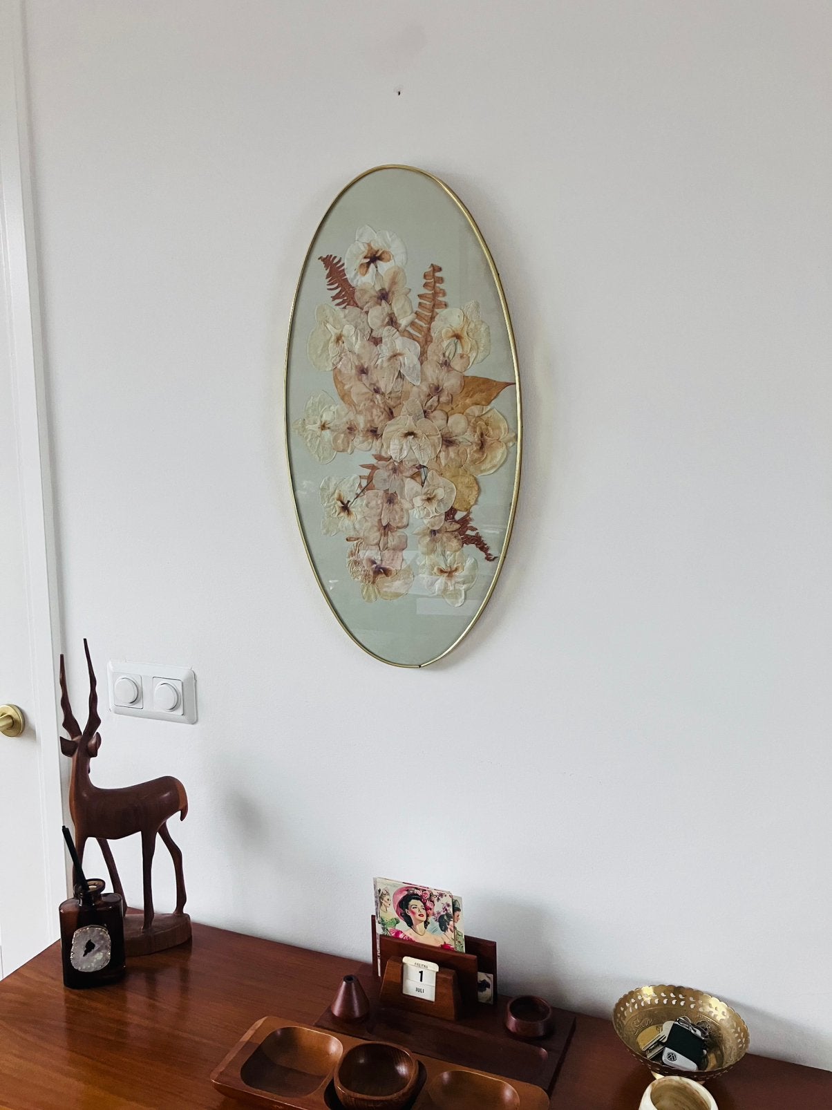 Vintage Ovale Droogbloemen Lijst (60 cm) – Messing Rand, Vintage, 60 cm, Ophalen of Verzenden, Zo goed als nieuw