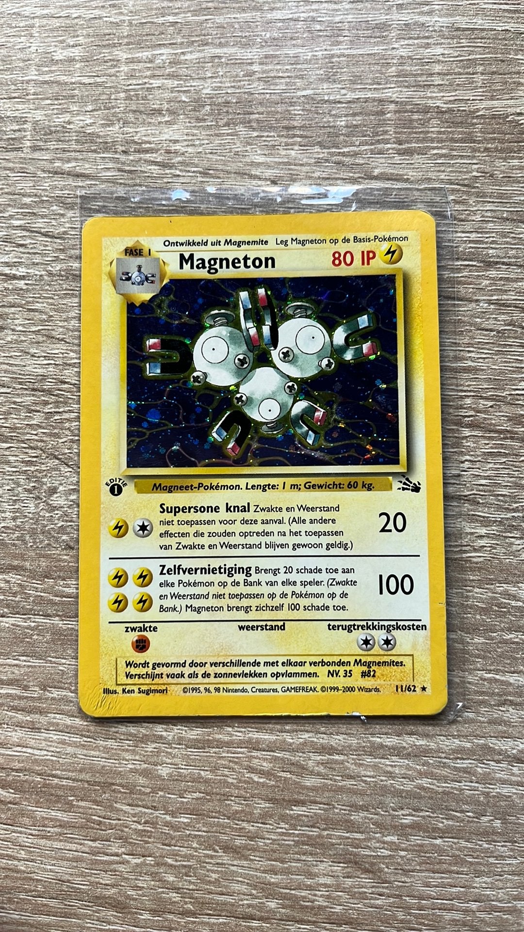 Magneton holo 11/62, Ophalen of Verzenden, Zo goed als nieuw, Losse kaart