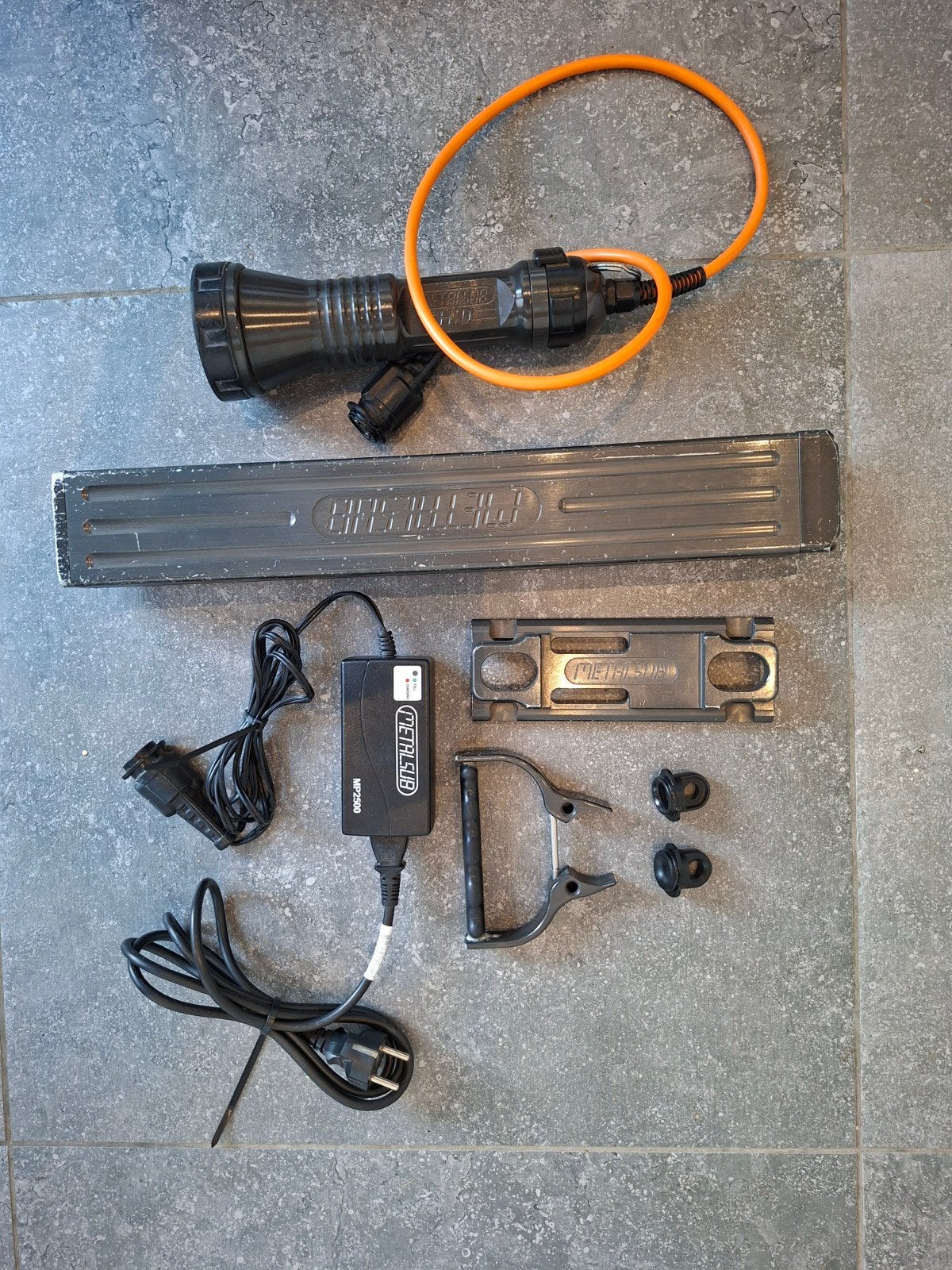 metalsub kabellamp 5000 lumen batterij 100%, Ophalen of Verzenden, Gebruikt, Duiklamp