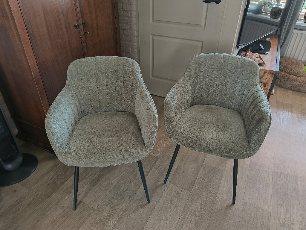 Eetkamerstoelen 4x  Gratis