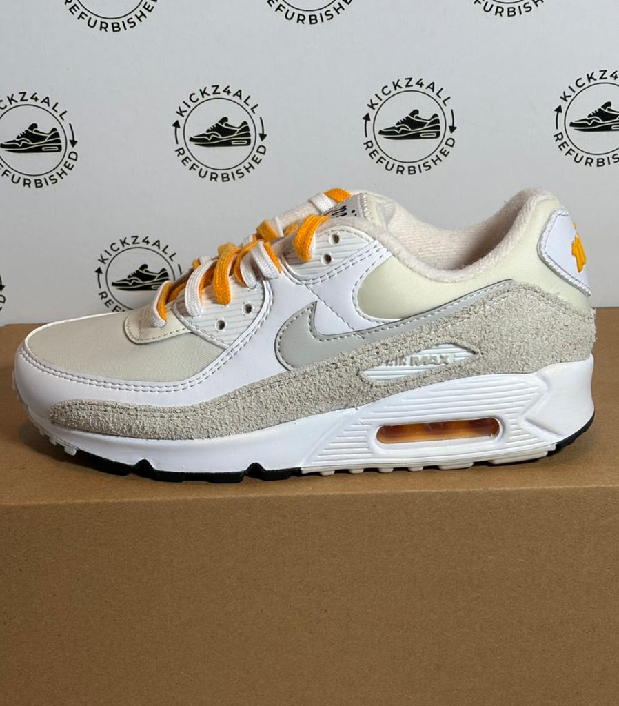 Nike Air Max 90 ‘Light Bone’ Maat: 37.5, Kleding | Dames, Schoenen, Overige kleuren, Nieuw, Ophalen of Verzenden, Sneakers of Gympen
