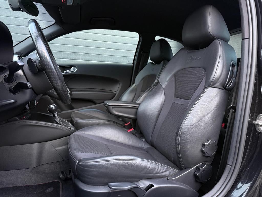 Audi A1 1.4 TFSI S- line | Automaat | 185 PK | Bluetooth | L, Zwart, 4 cilinders, 4 stoelen, Leder en Stof