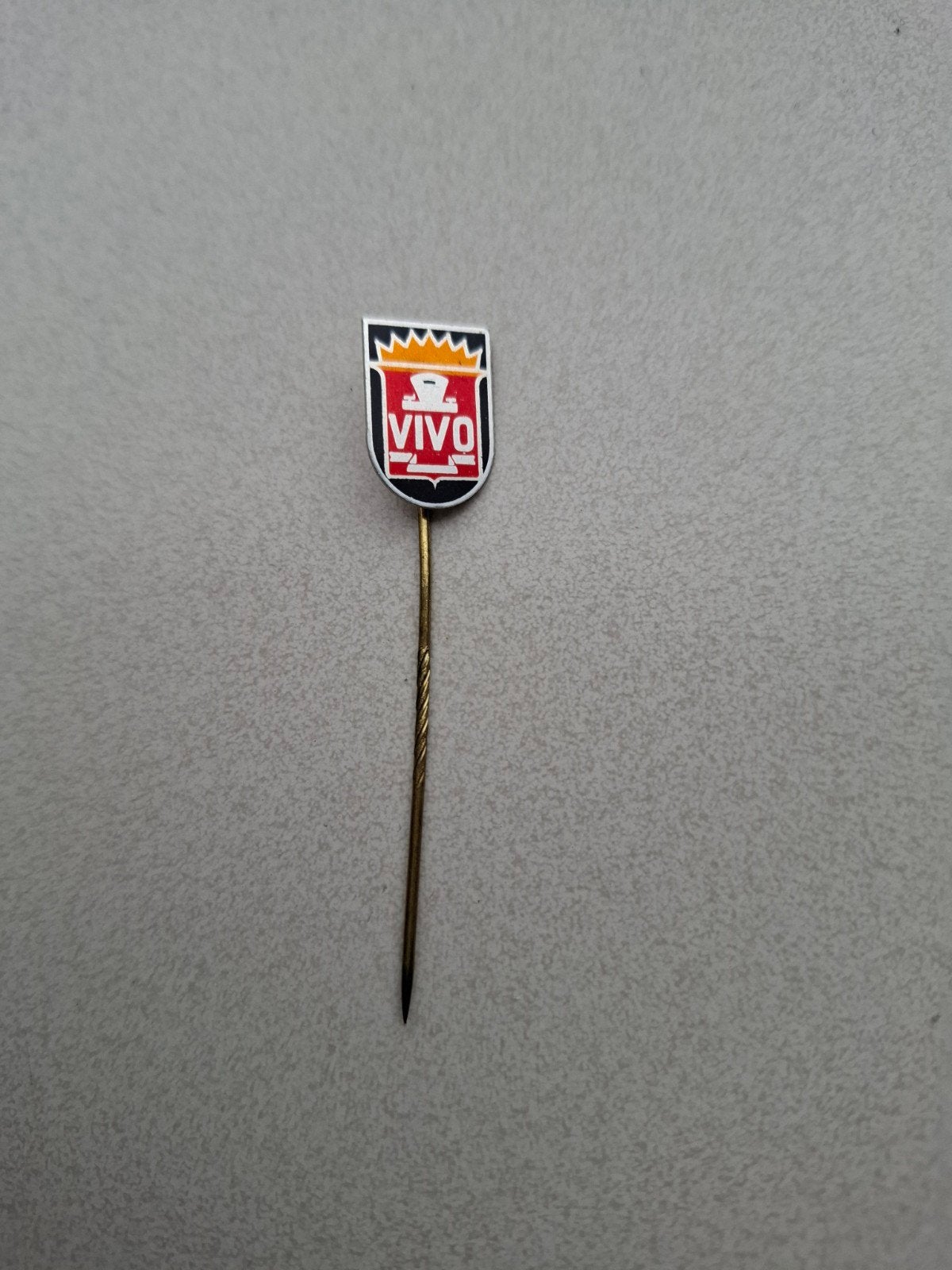 Vintage speldje pin prikker steekspeld ViVo, Ophalen of Verzenden