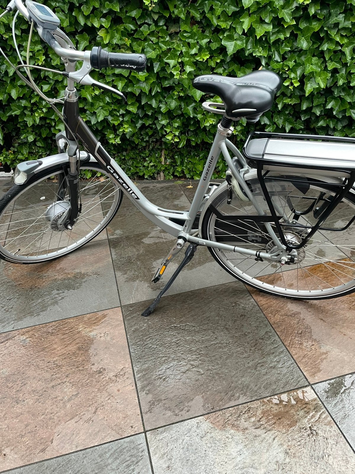 Electrische fiets maat 57, Fietsen en Brommers, Elektrische fietsen, Overige merken, Ophalen of Verzenden, Zo goed als nieuw, 50 km per accu of meer