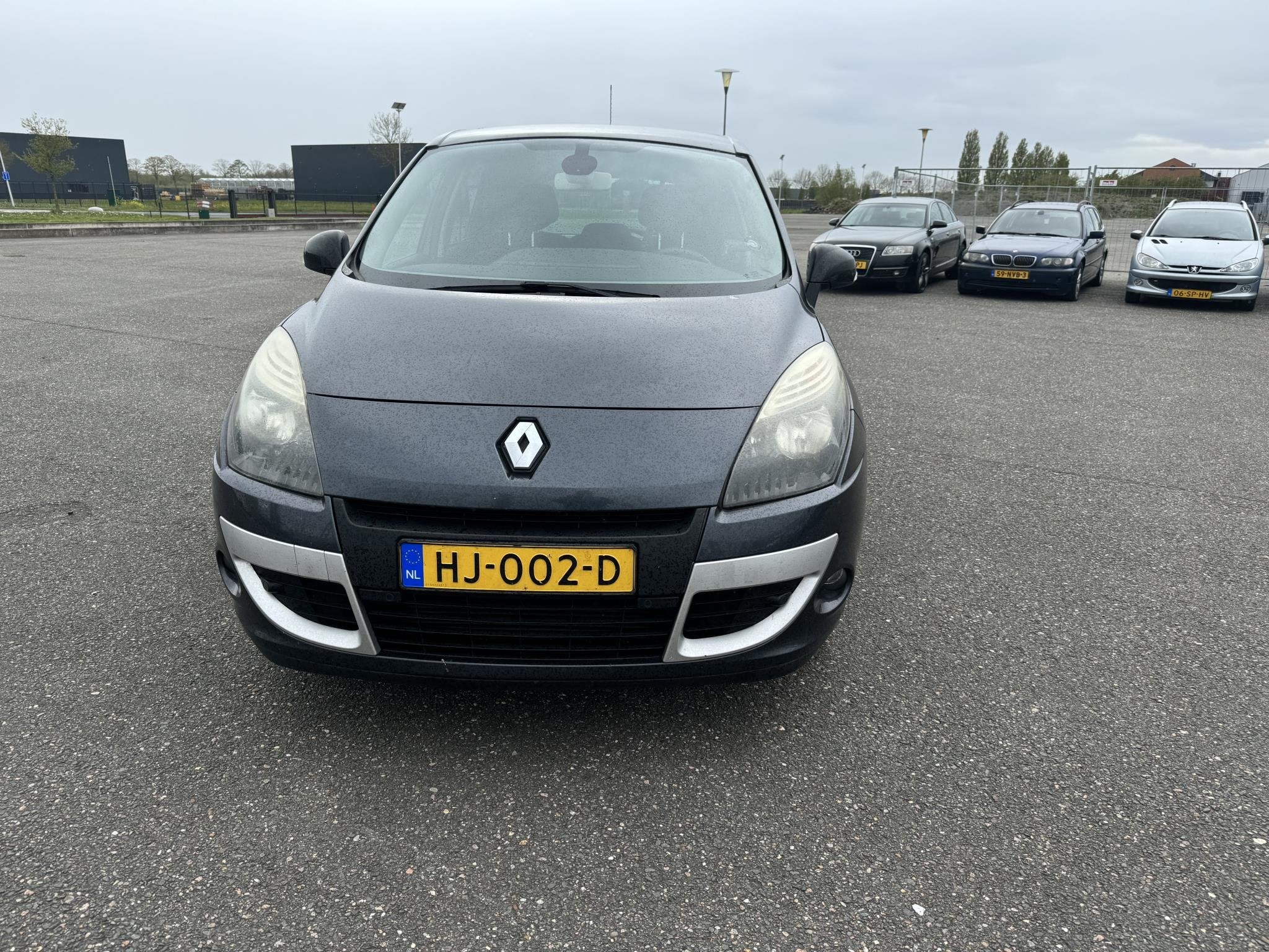 Renault Scénic 1.4 TCE Sélection Business Koppakking defec, Auto's, Renault, Voorwielaandrijving, Euro 5, Stof, Gebruikt
