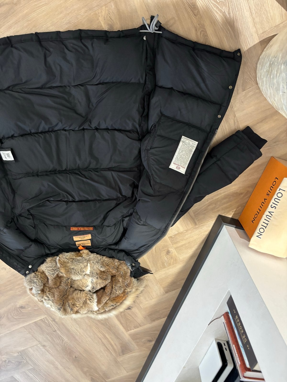 Originele Parajumpers dames jas met bonte kraag, Kleding | Dames, Jassen | Winter, Ophalen of Verzenden, Zo goed als nieuw, Maat 46/48 (XL) of groter