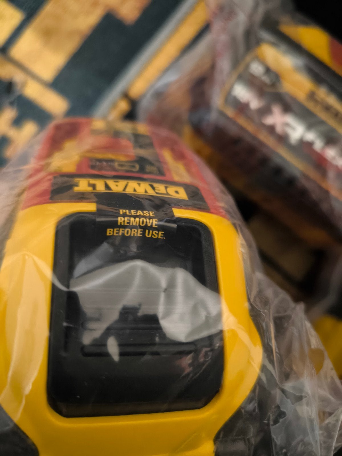 Foto 5 van 4x DeWalt DCB547 XR FlexVolt 9.0Ah Accu's