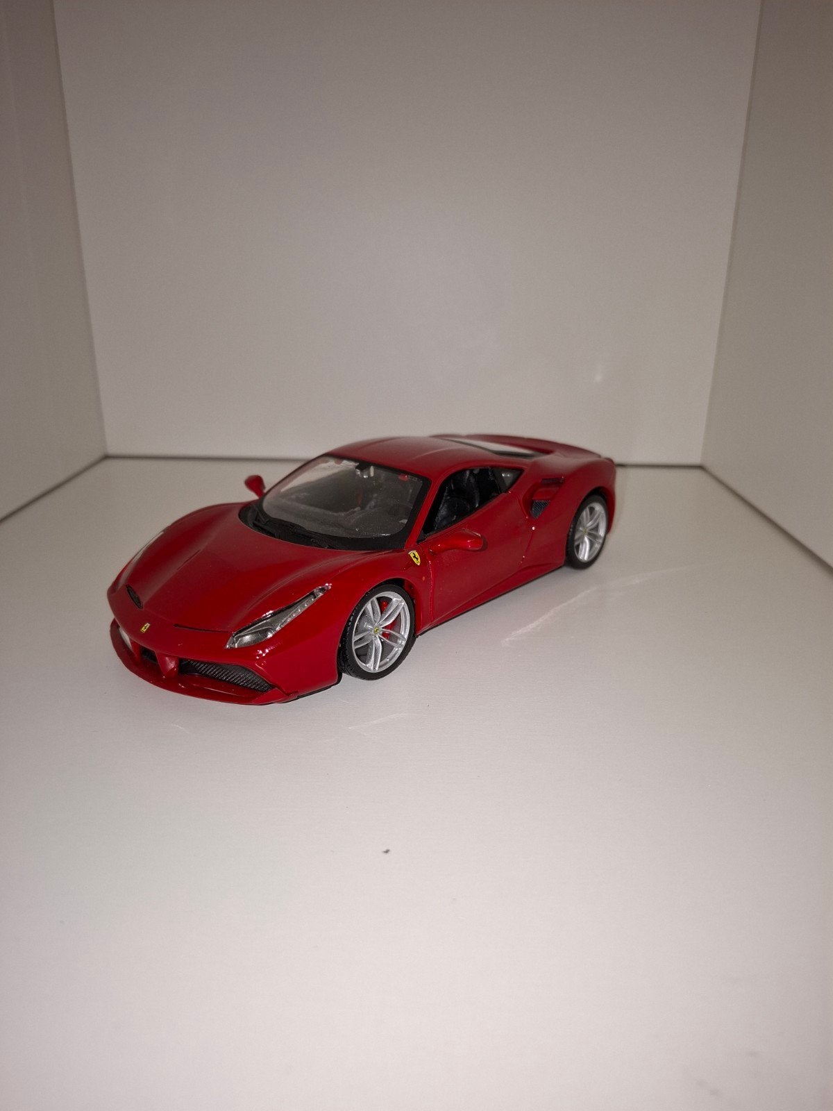 Ferrari 488 GTB schaalmodel - Rood, Ophalen of Verzenden, Zo goed als nieuw, Auto, Overige merken