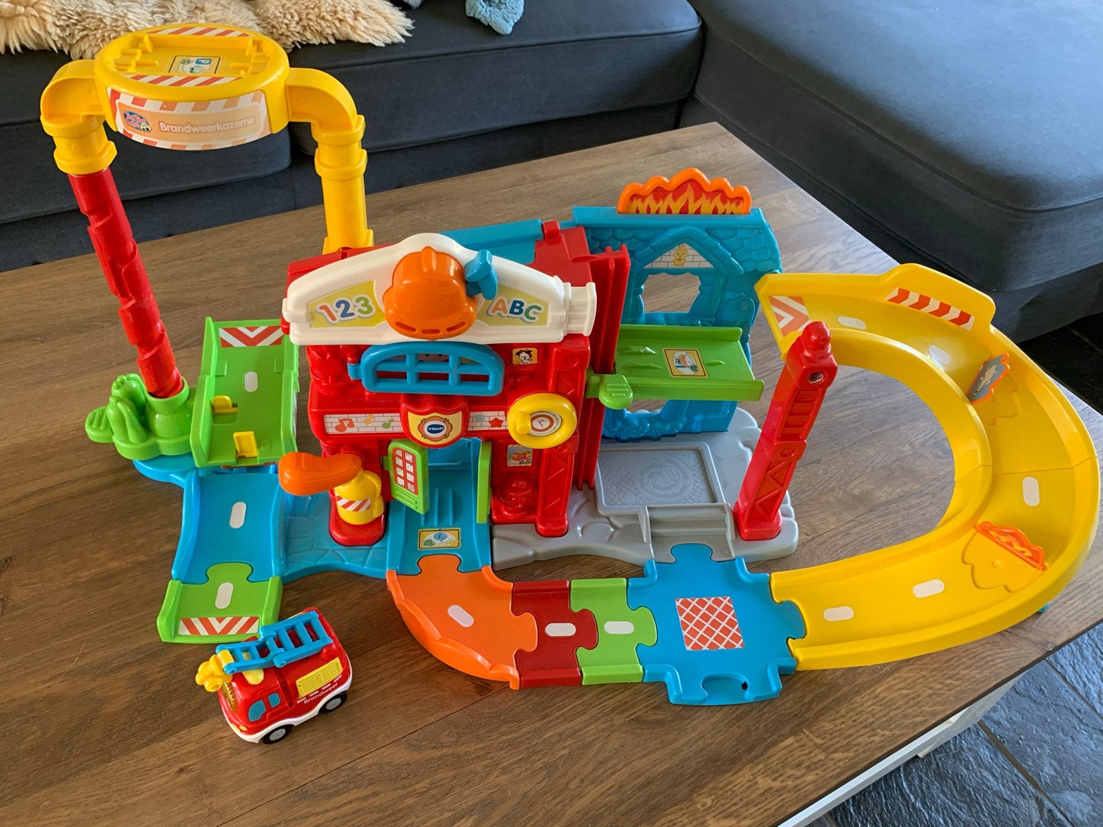 VTech Toet Toet Auto's Brandweerkazerne, Ophalen of Verzenden, Zo goed als nieuw