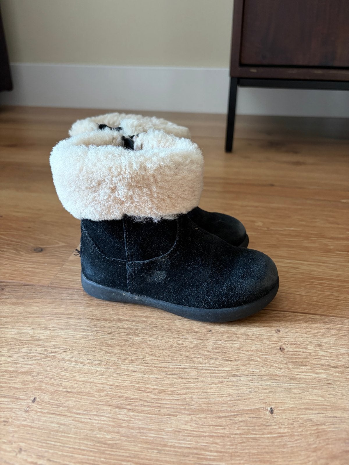 Uggs bondlaarsjes blauw maat 25, Ophalen of Verzenden, Zo goed als nieuw, Jongen of Meisje