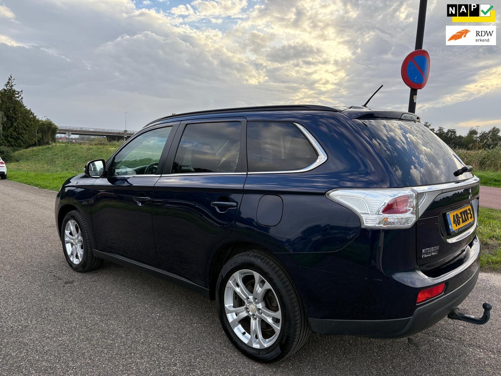 Mitsubishi Outlander 2.0 Intense+, Auto's, 15 km/l, 4 cilinders, 150 pk, Blauw