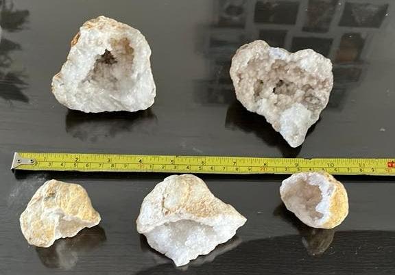Set 5 prachtige Geodes Kwarts Kristallen alle 5 voor 10 euro, Ophalen of Verzenden, Mineraal