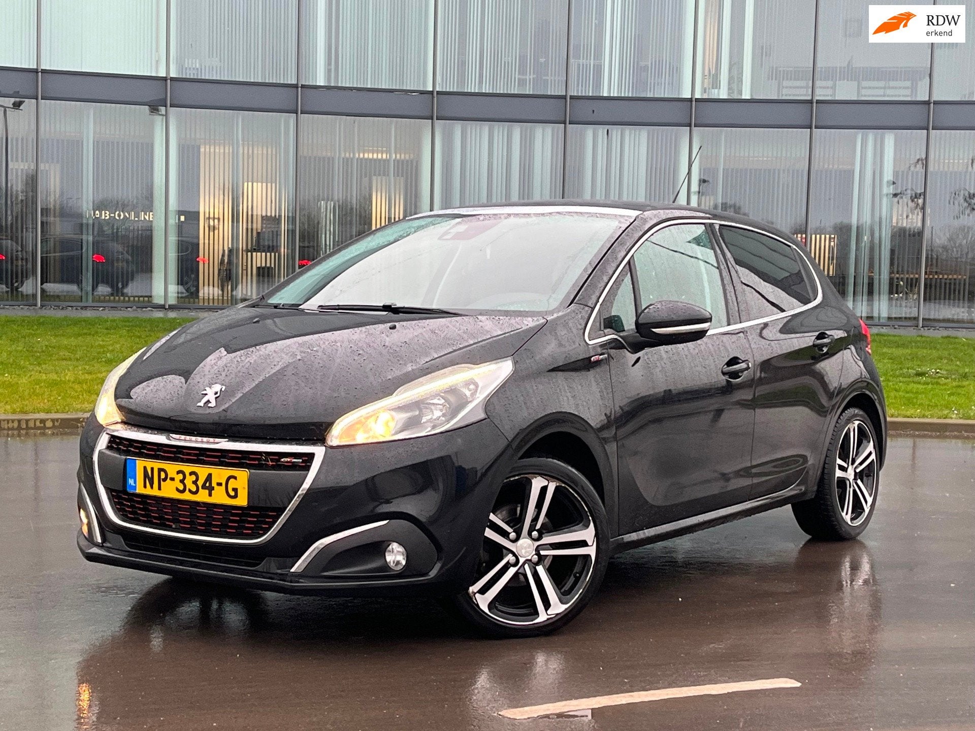 Peugeot 208 1.2 PureTech GT-LINE LED PANO FULL OPTION, Auto's, Voorwielaandrijving, Euro 6, Automatische klimaatregeling, Bedrijf