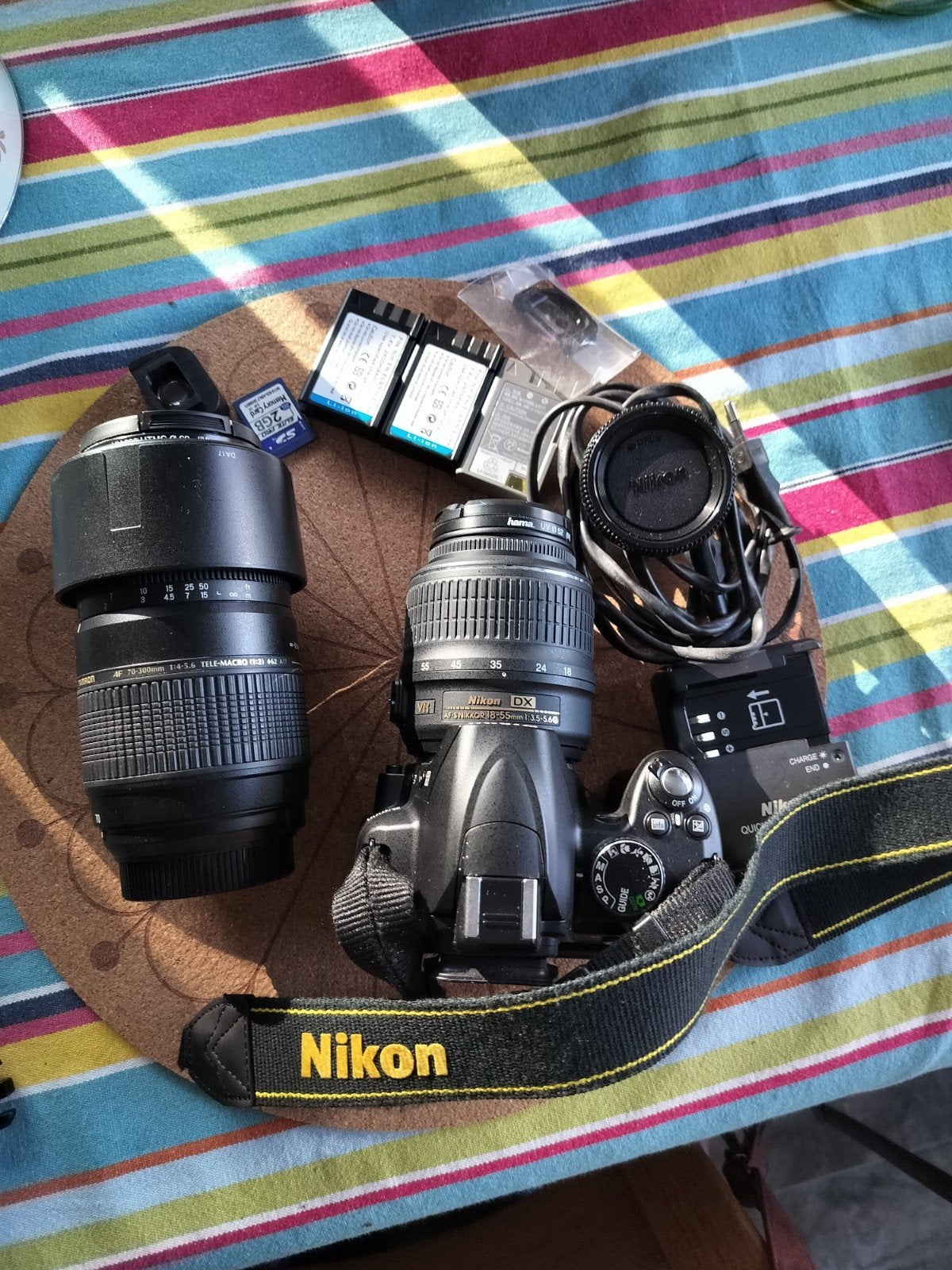 Nikon D3000 DSLR met 2 lenzen en accessoires, Ophalen of Verzenden, Gebruikt, Standaardlens, Zoom